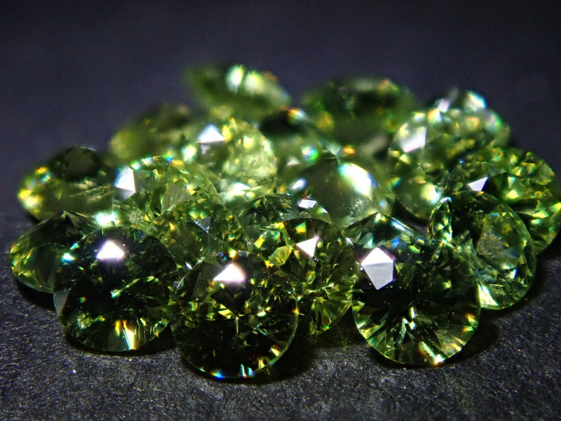 1 stone demantoid garnet from Madagascar (2mm, round cut)《Tucson's most talked about stone》《Multiple purchase discount available》