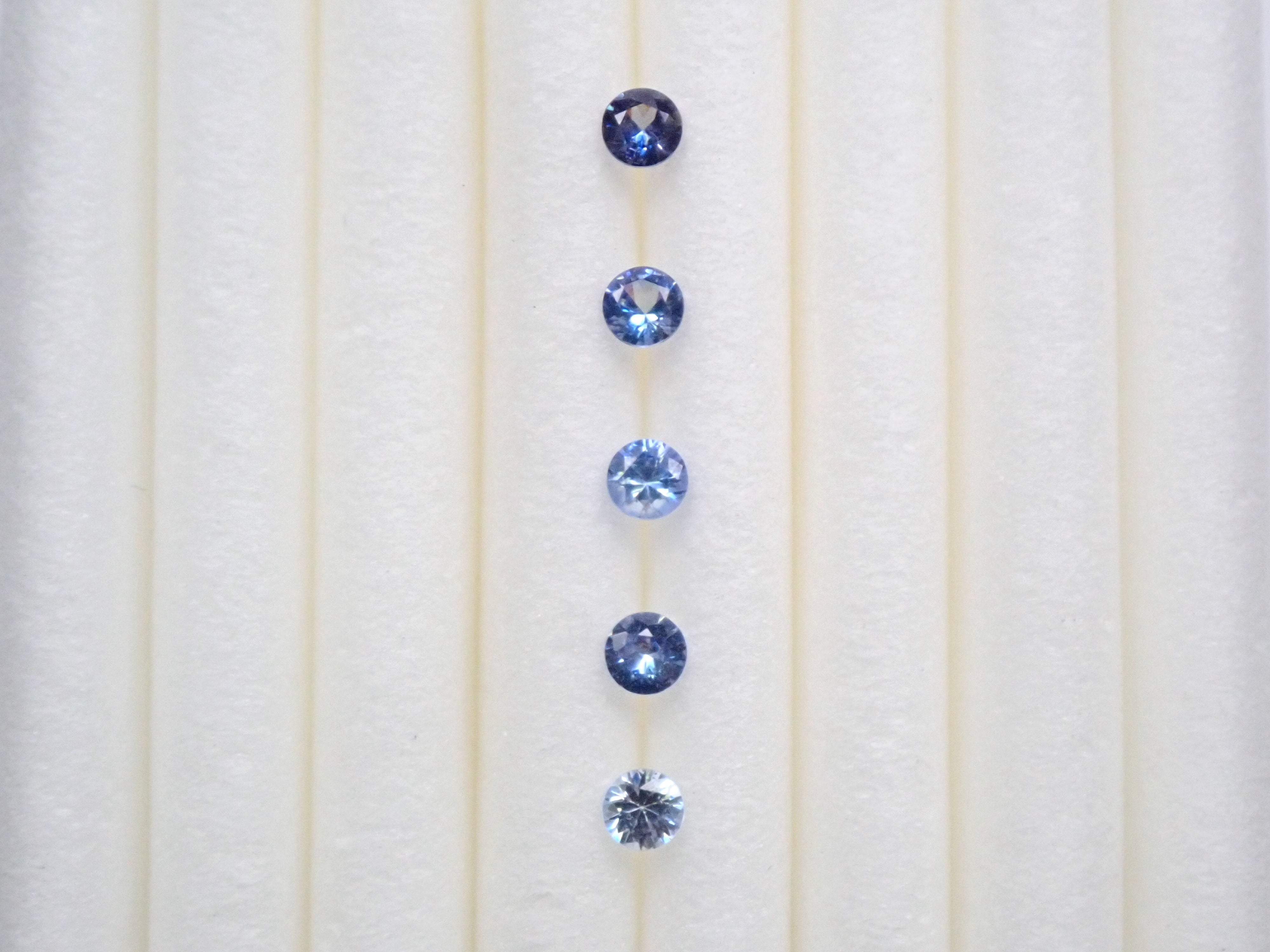 Benitoite 5 stone set 2.0mm/0.227ct loose (gradation set)