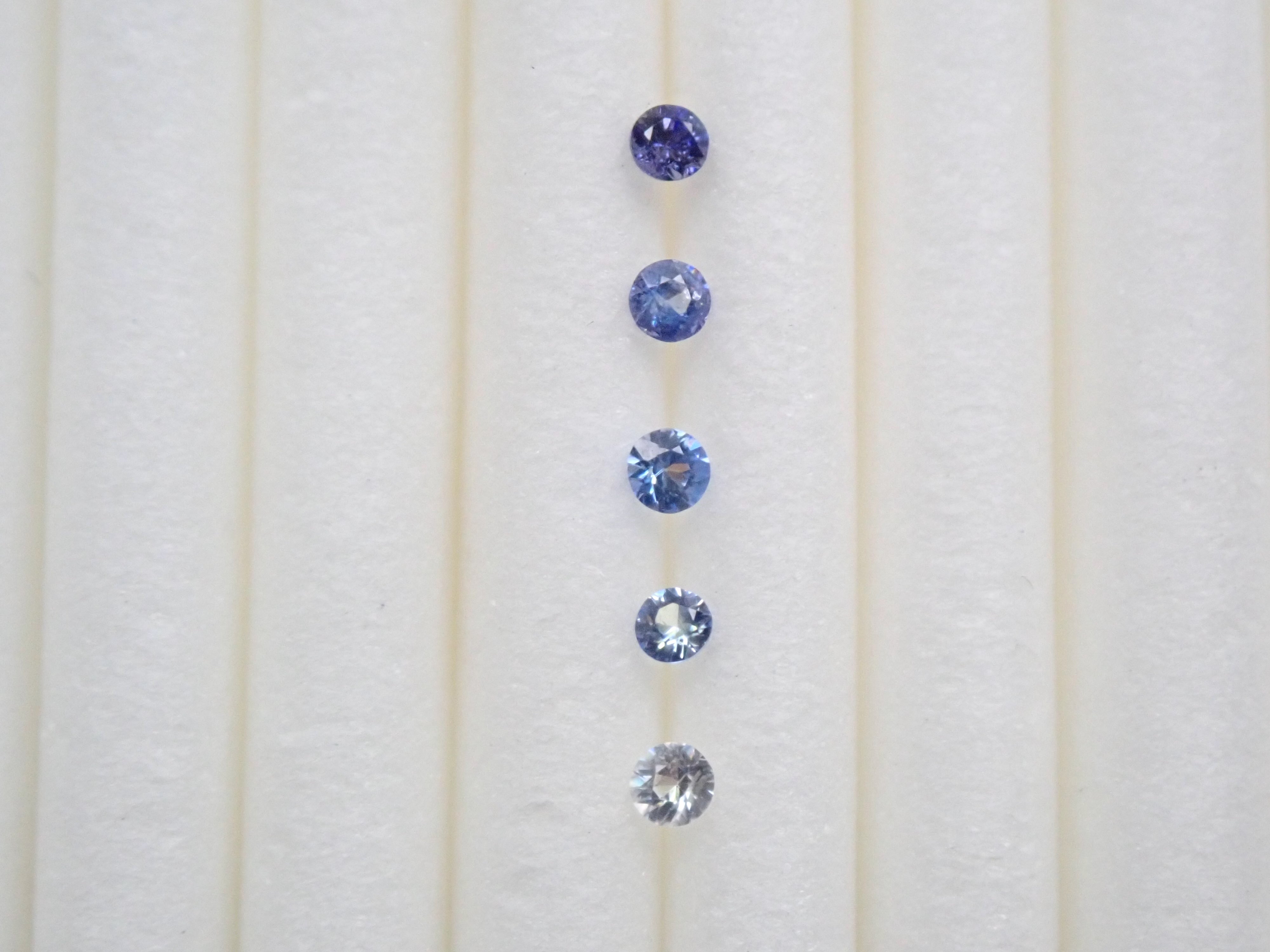 Benitoite 5 stone set 1.7mm/0.118ct loose (gradation)