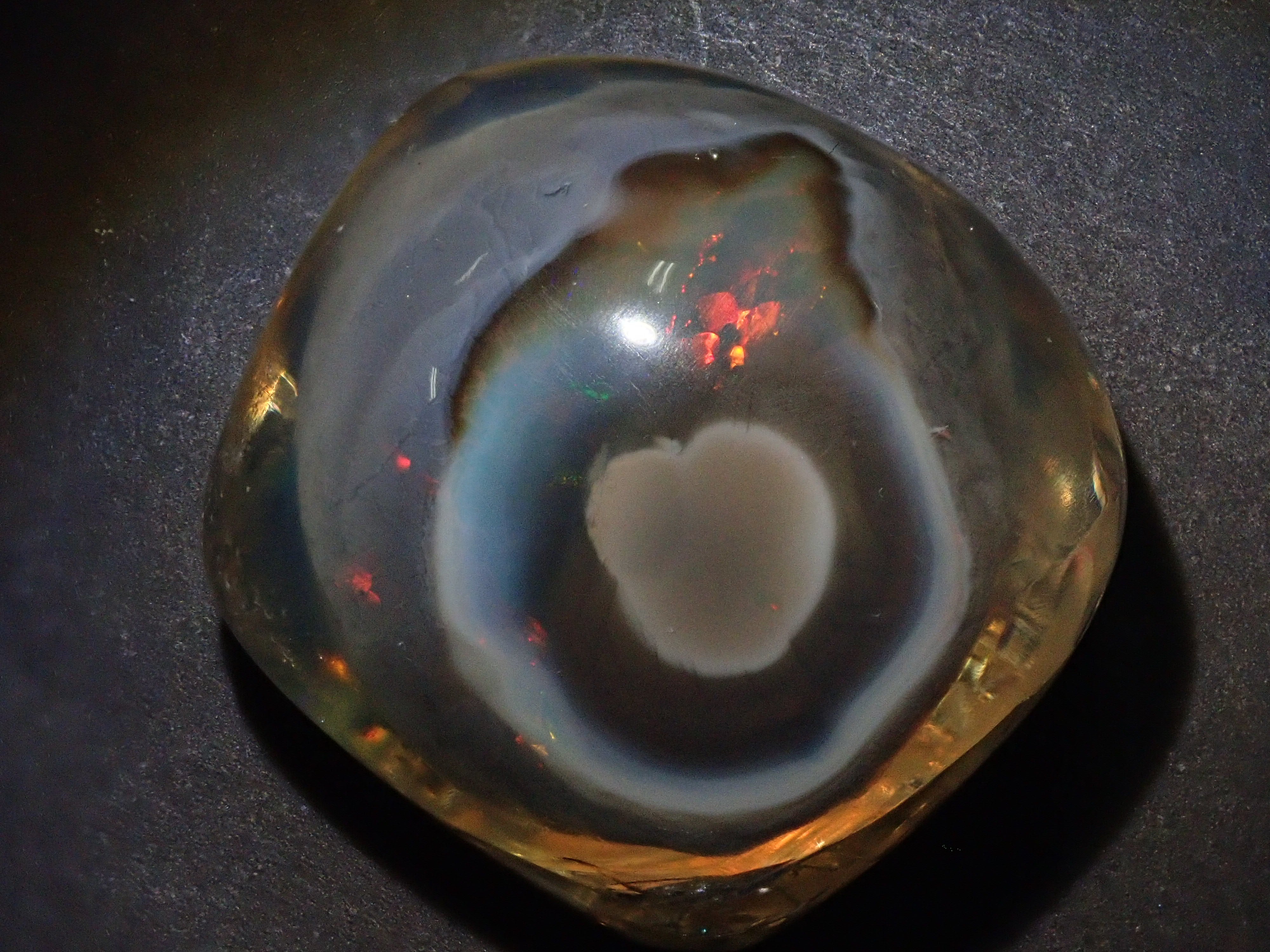 オパール 78.488ct 原石