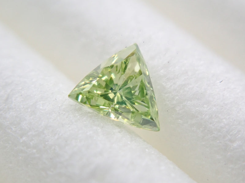 ミントグリーンダイヤモンド0.060ctルース（SIクラス相当）