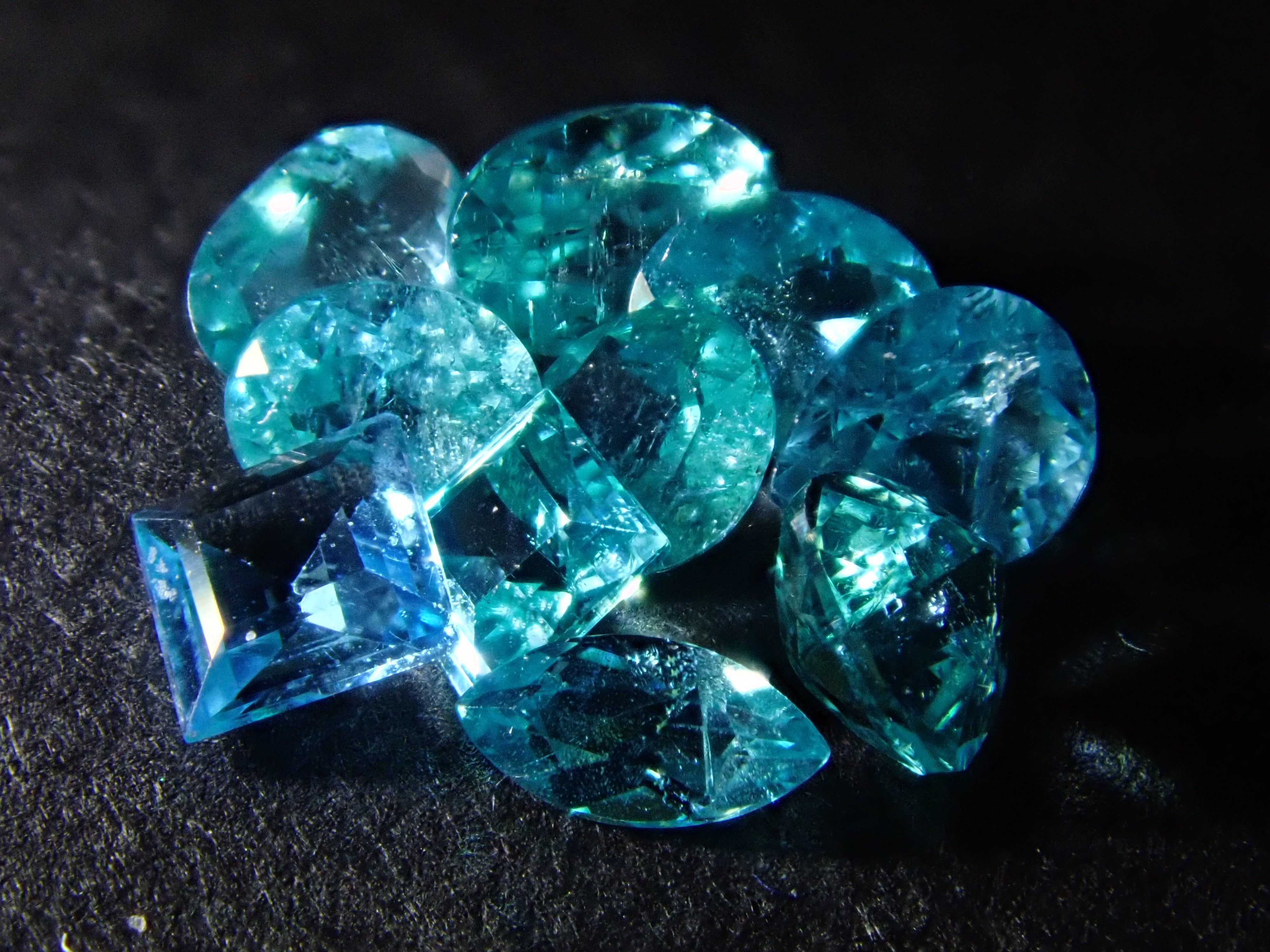 Gem Gacha💎1 Paraiba Tourmaline from Brazil (Batalha Mine)