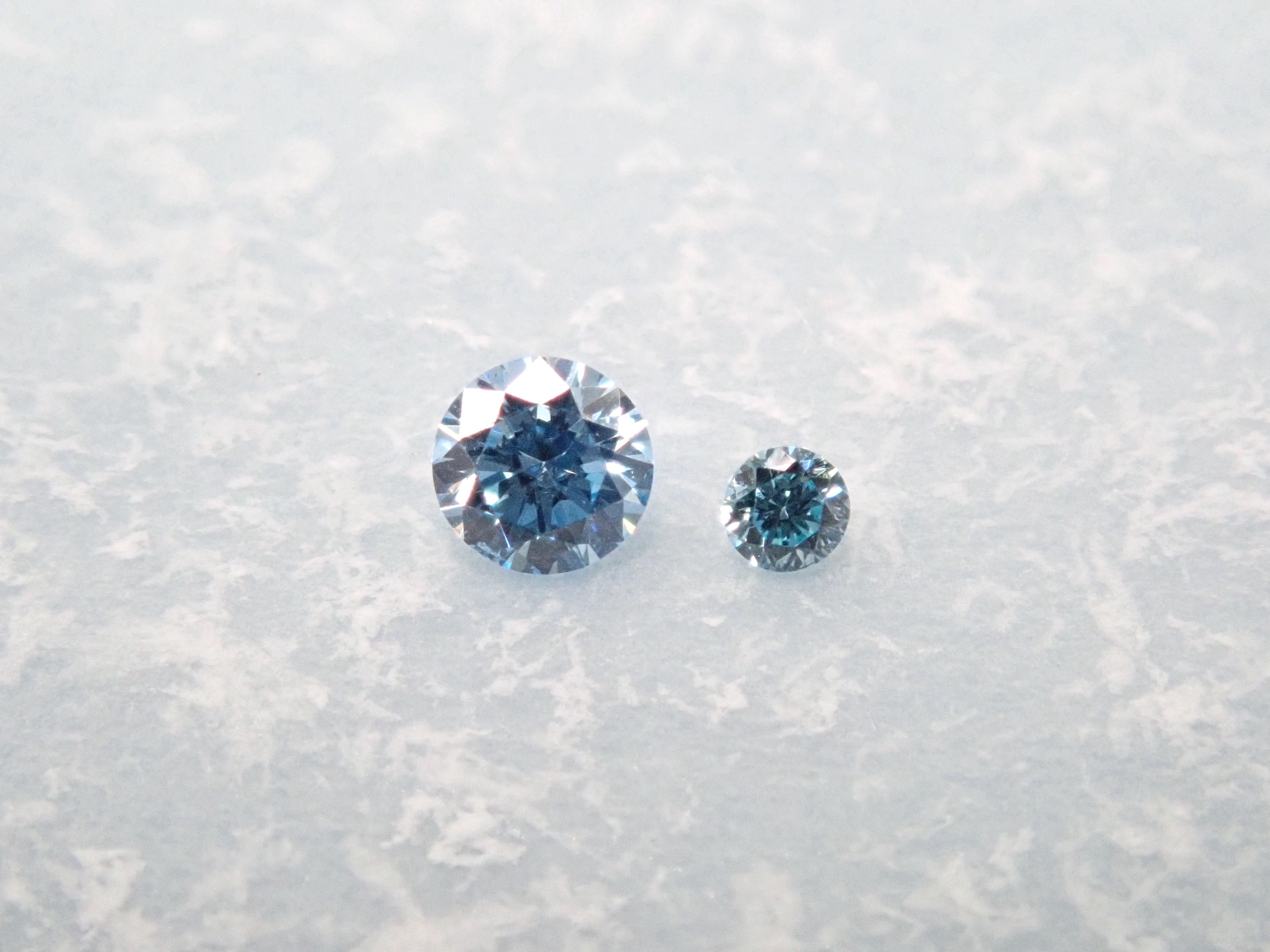 Ice blue diamond 1.2mm or 2.0mm 1 stone (VS class equivalent, round cut) {Multiple purchase discount available}