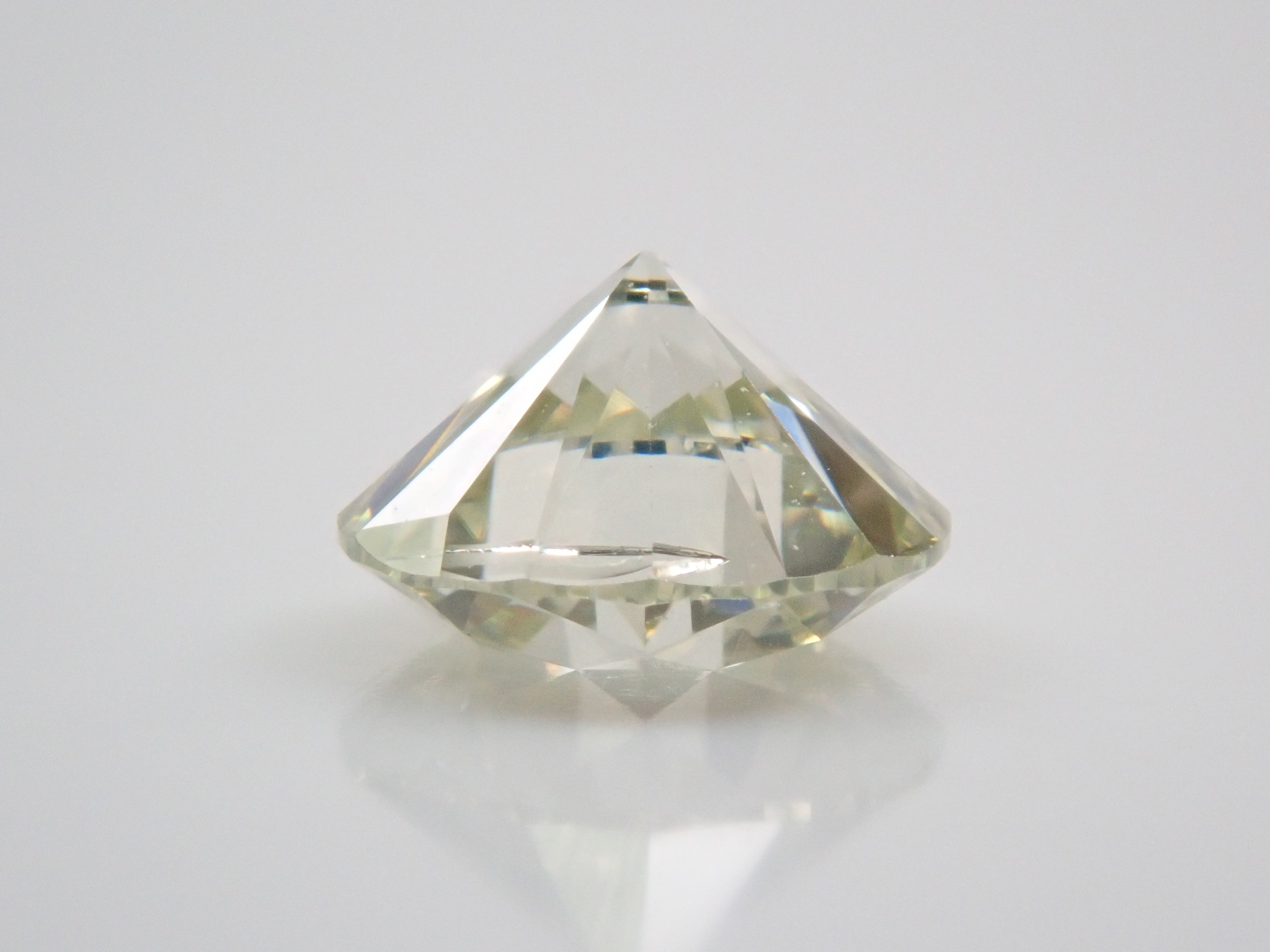 グリーンイエローダイヤモンド 0.502ctルース(VERY LIGHT GREEN YELLOW, I1)