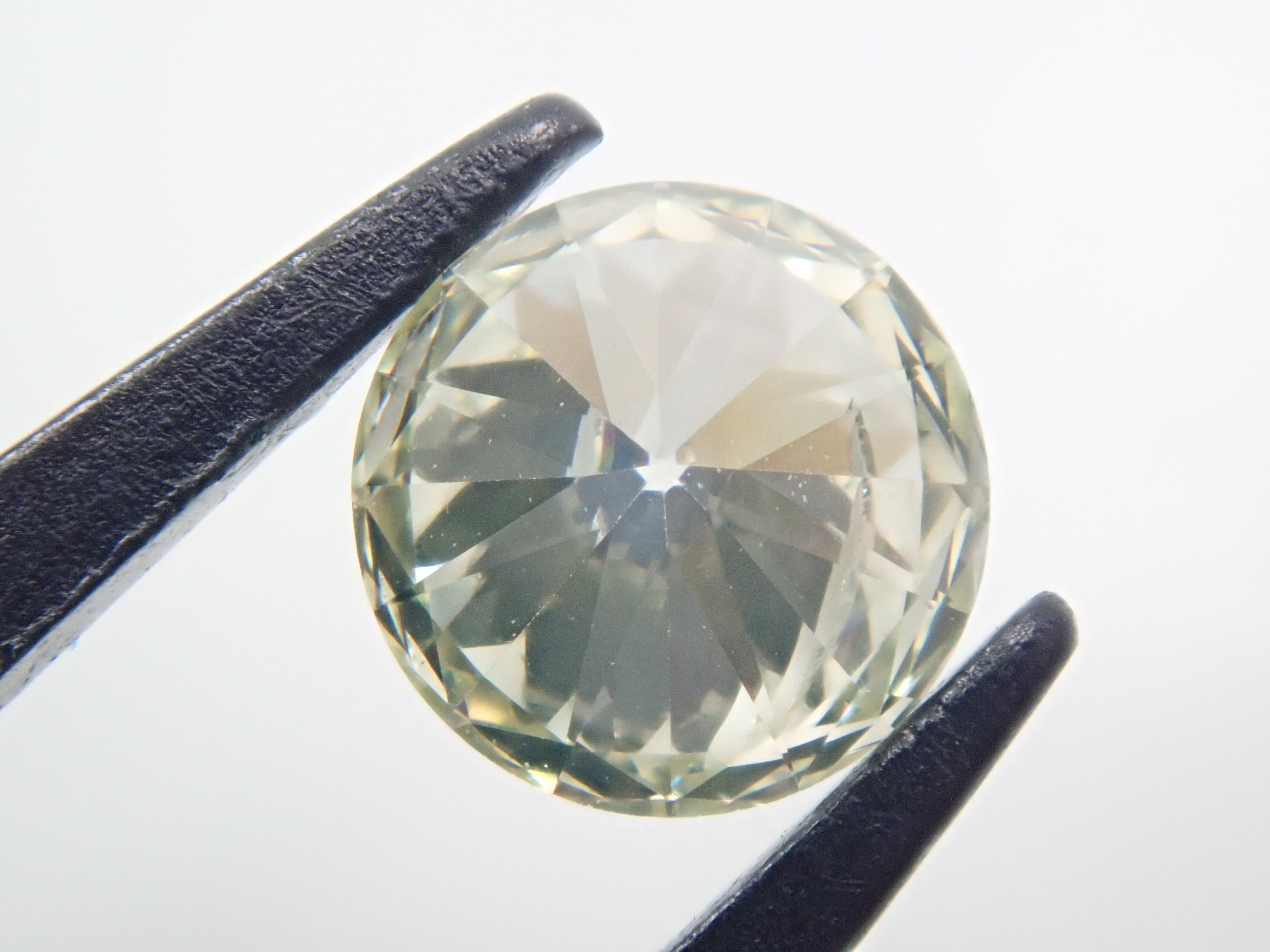 グリーンイエローダイヤモンド 0.502ctルース(VERY LIGHT GREEN YELLOW, I1)