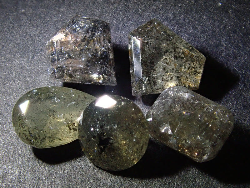 Gem Gacha Gacha💎Salt and pepper diamond 1 stone