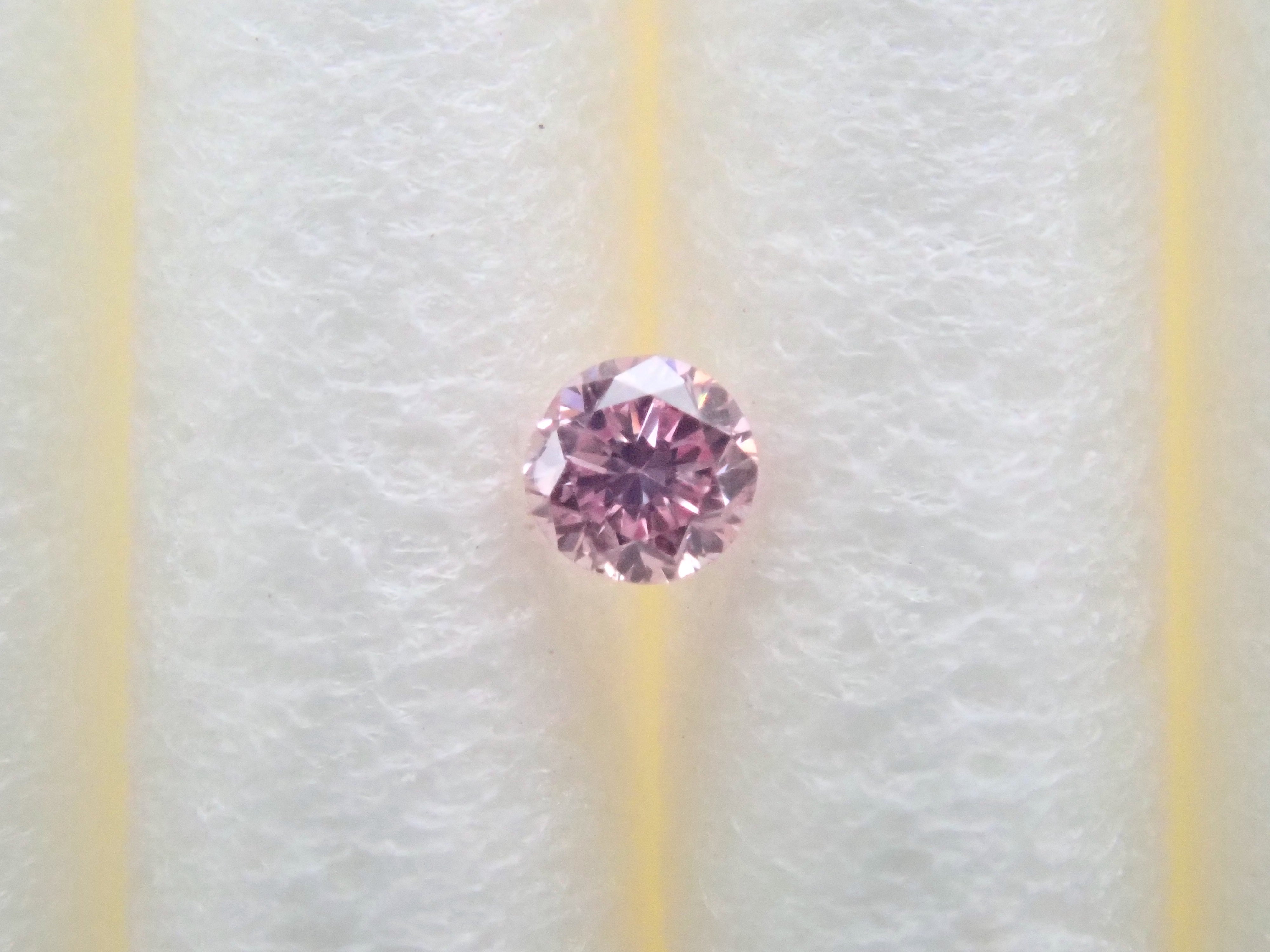 ファンシーパープリッシュピンクダイヤモンド 1.7mm/0.022ctルース(FANCY PURPLISH PINK, SI2)