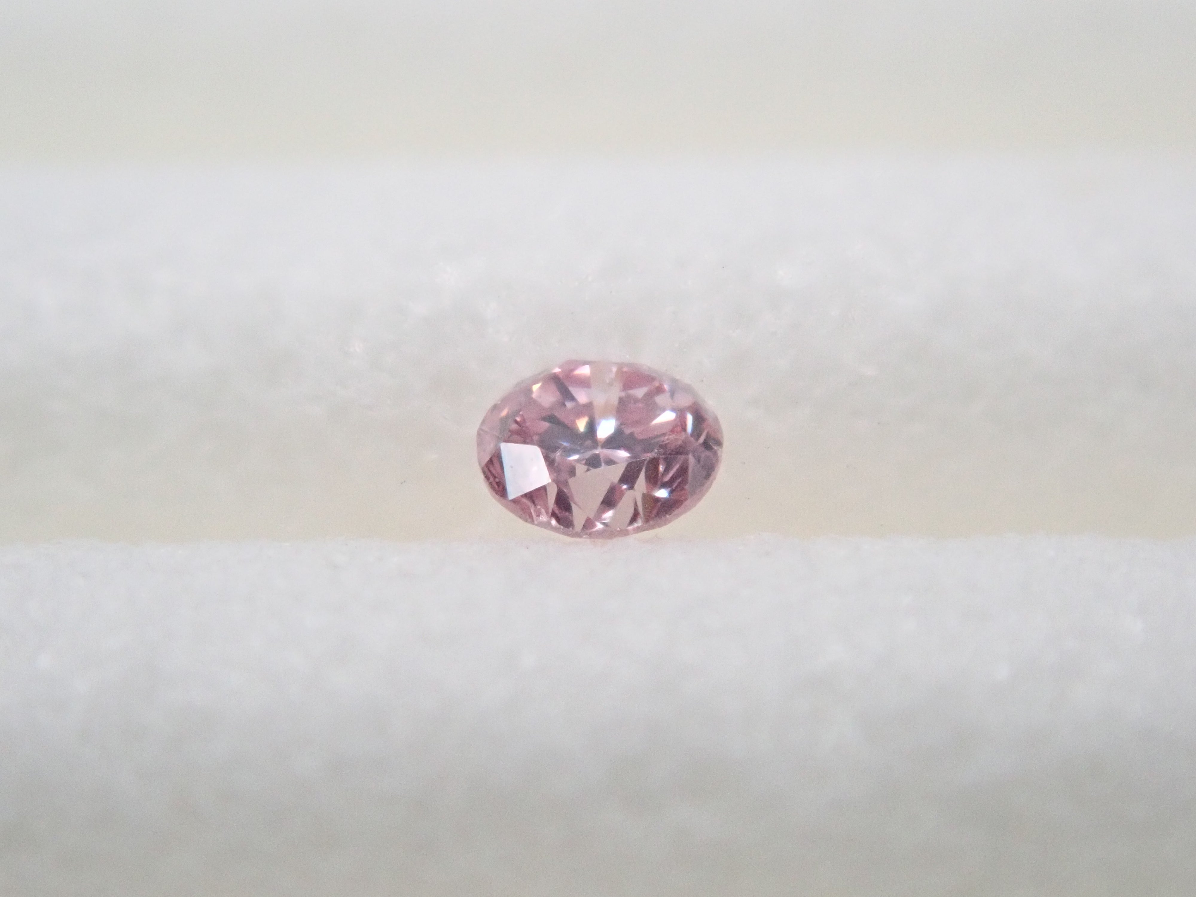 ファンシーパープリッシュピンクダイヤモンド 1.7mm/0.022ctルース(FANCY PURPLISH PINK, SI2)