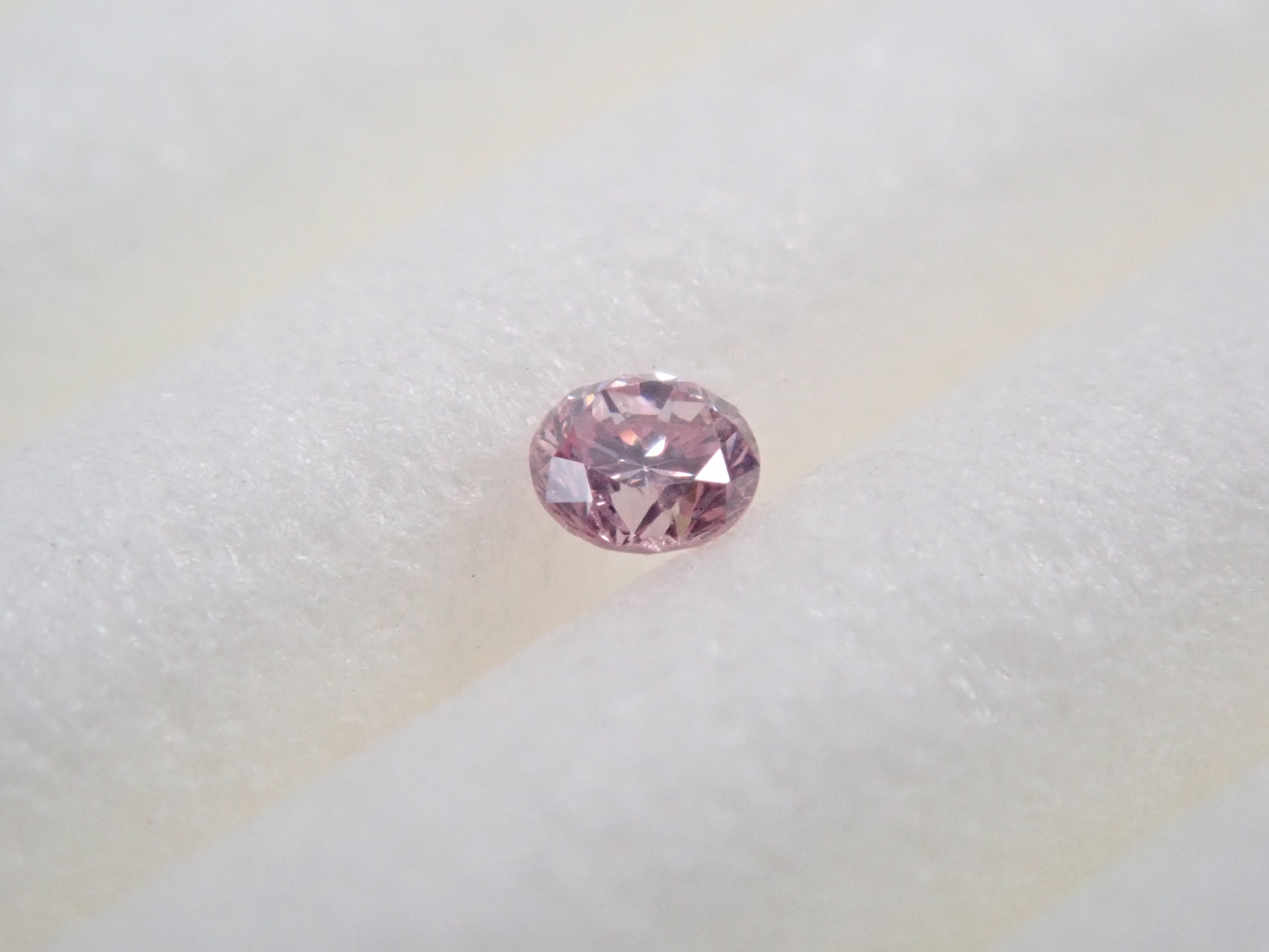 ファンシーパープリッシュピンクダイヤモンド 1.7mm/0.022ctルース(FANCY PURPLISH PINK, SI2)