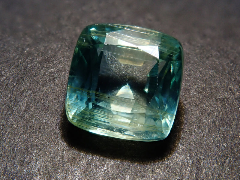 バイカラーカイヤナイト 1.080ctルース – カラッツSTORE