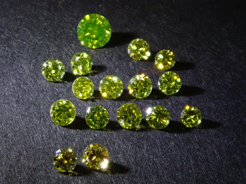 ジェムガチャ『4月誕生石』💎蛍光ダイヤモンド（VS-SIクラス相当,トリートメント,3.75mmのアップルグリーンカラー含む）1石《複数購入割引有》