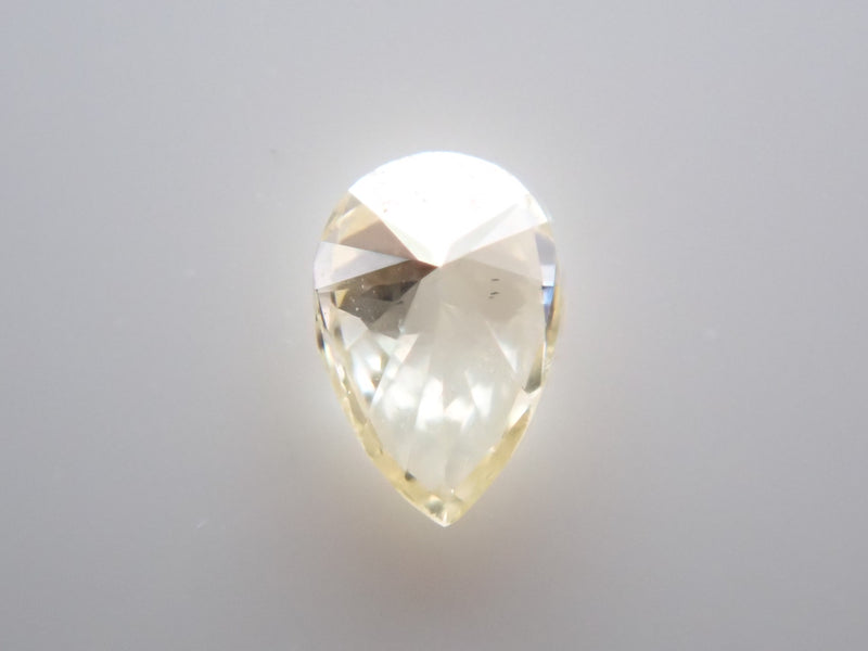 イエローダイヤモンド 0.034ctルース（VSクラス相当）