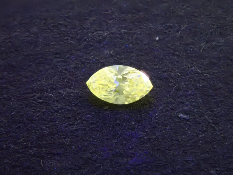 イエローダイヤモンド 0.044ctルース（VSクラス相当）