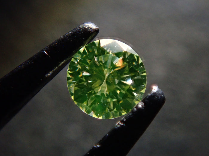 海外のセレブを中心に人気が高まっている人工ダイヤモンド（ラボグロウンダイヤモンド/ラボ グロウン ダイヤモンド）を使ったエシカルジュエリーはKARATZ STOREのグリーンダイヤモンド 0.064ルース