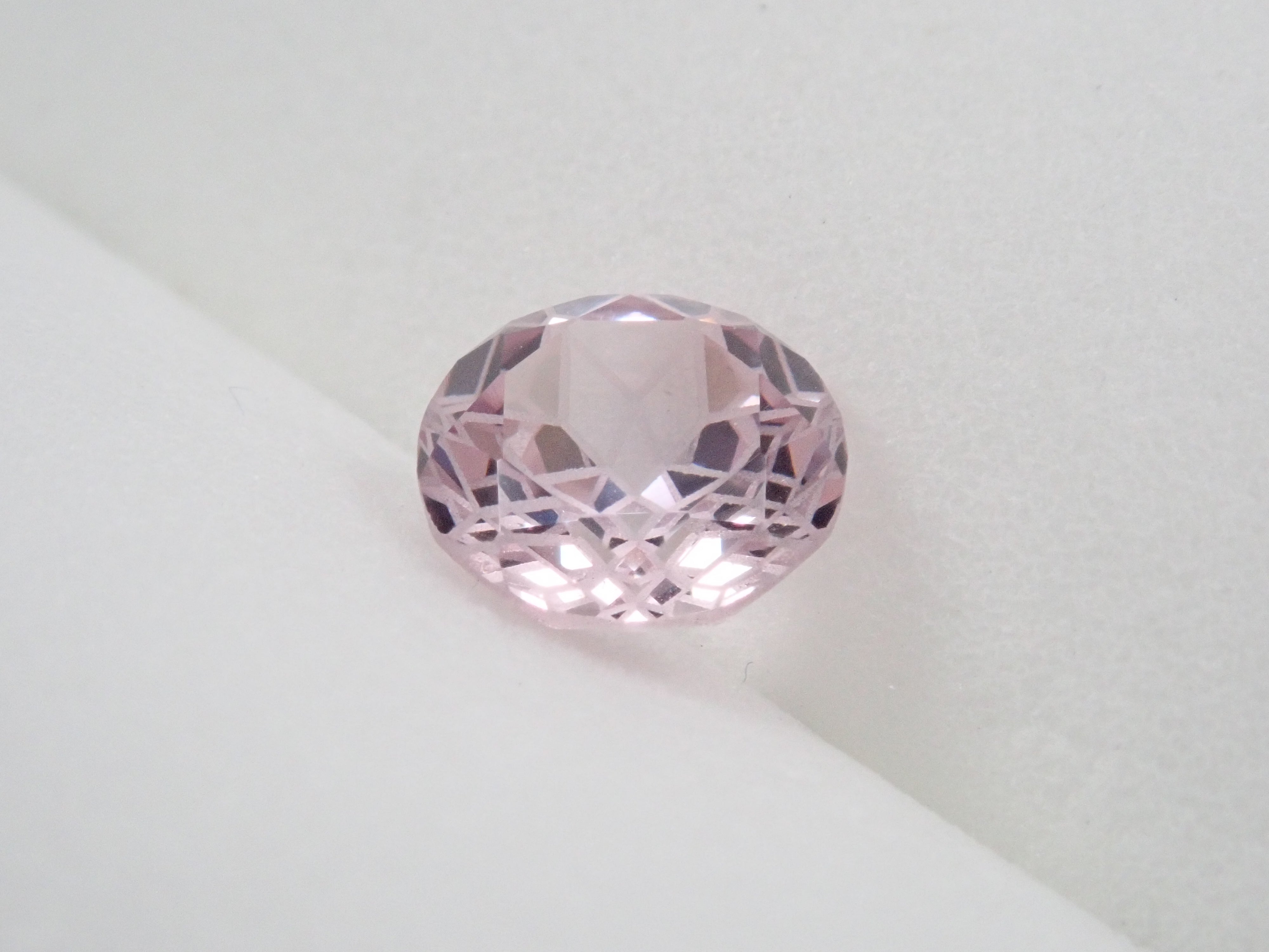 【ダンデライオンカット】ピンクスピネル 6mm/0.901ct《コラボ》ルース ワッペン付