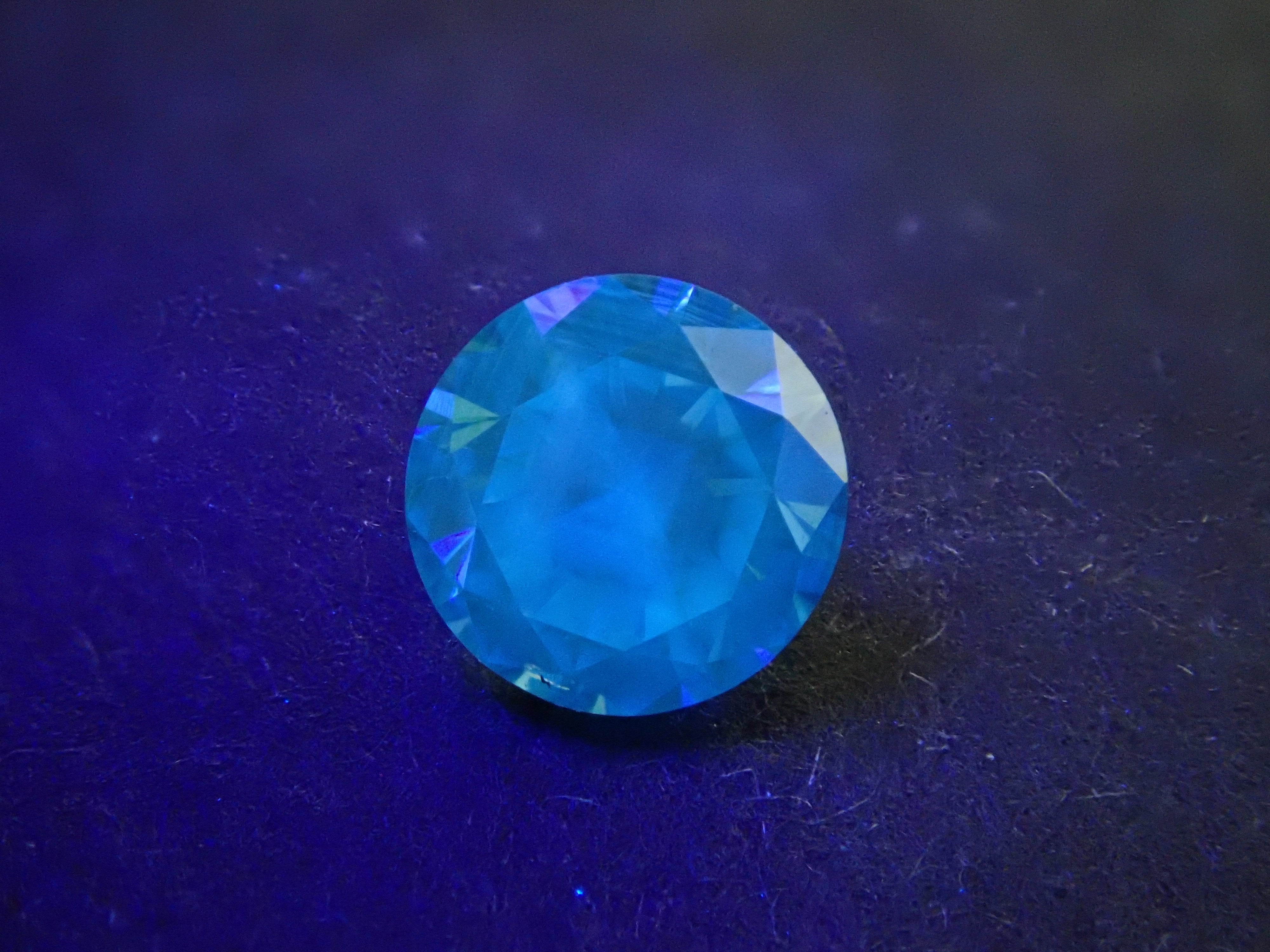 ブルーダイヤモンド (トリートメント) 原石・ルース2石セット 2.375ct