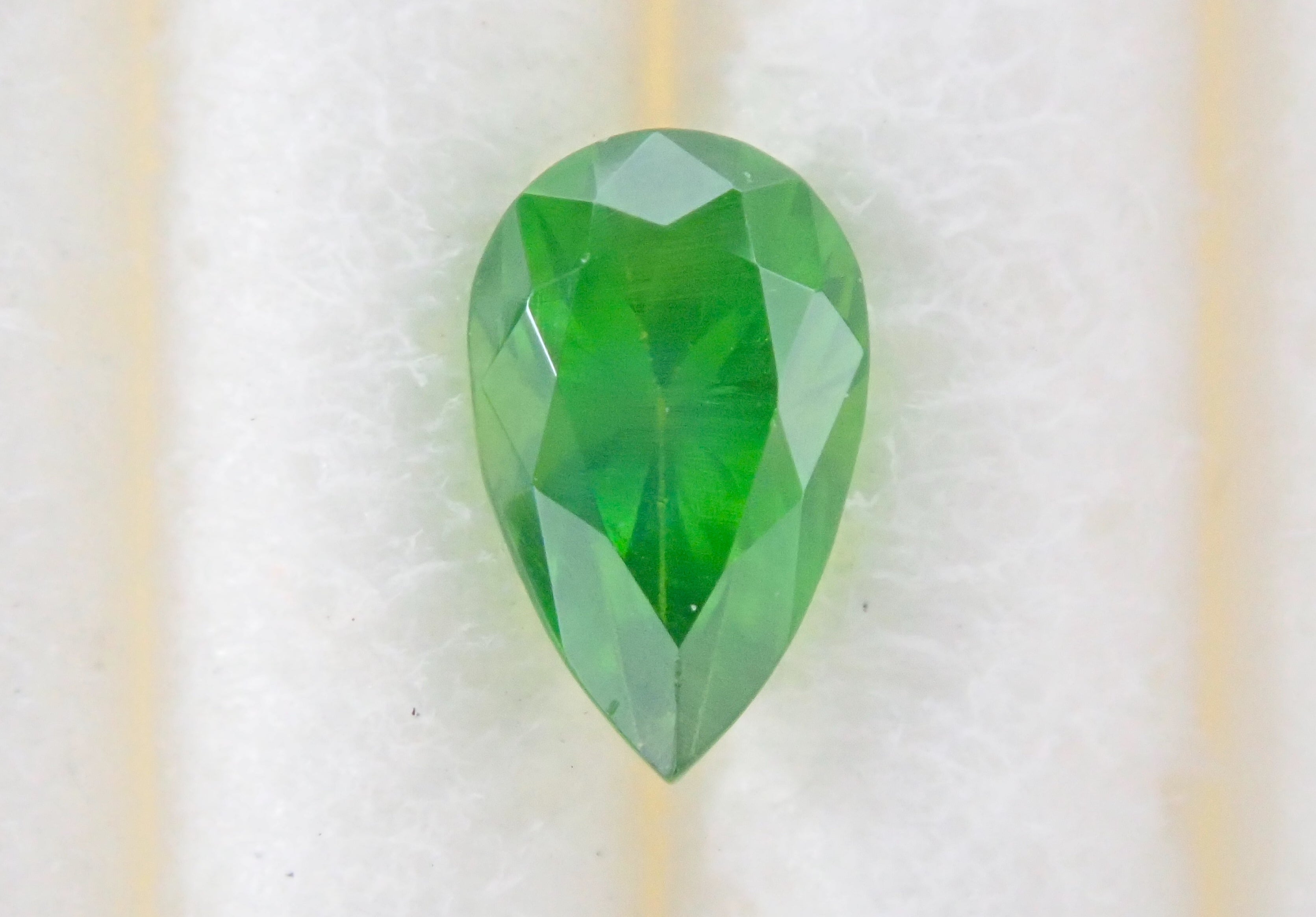 Russian demantoid garnet (horsetail recognized) 0.291ct loose