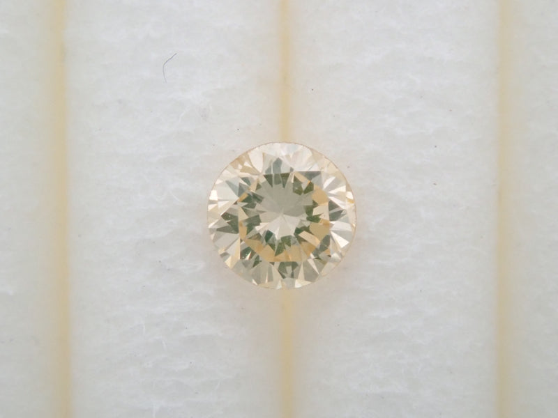 イエローダイヤモンド2.6mmルース（VSクラス相当）