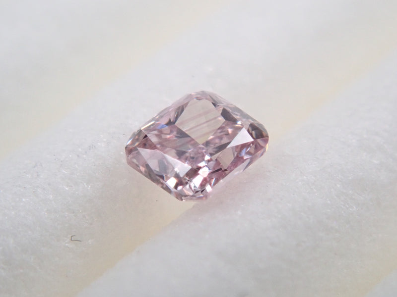 ピンクダイヤモンド 0.108ctルース(FANCY PURPLE PINK, I1) – カラッツ