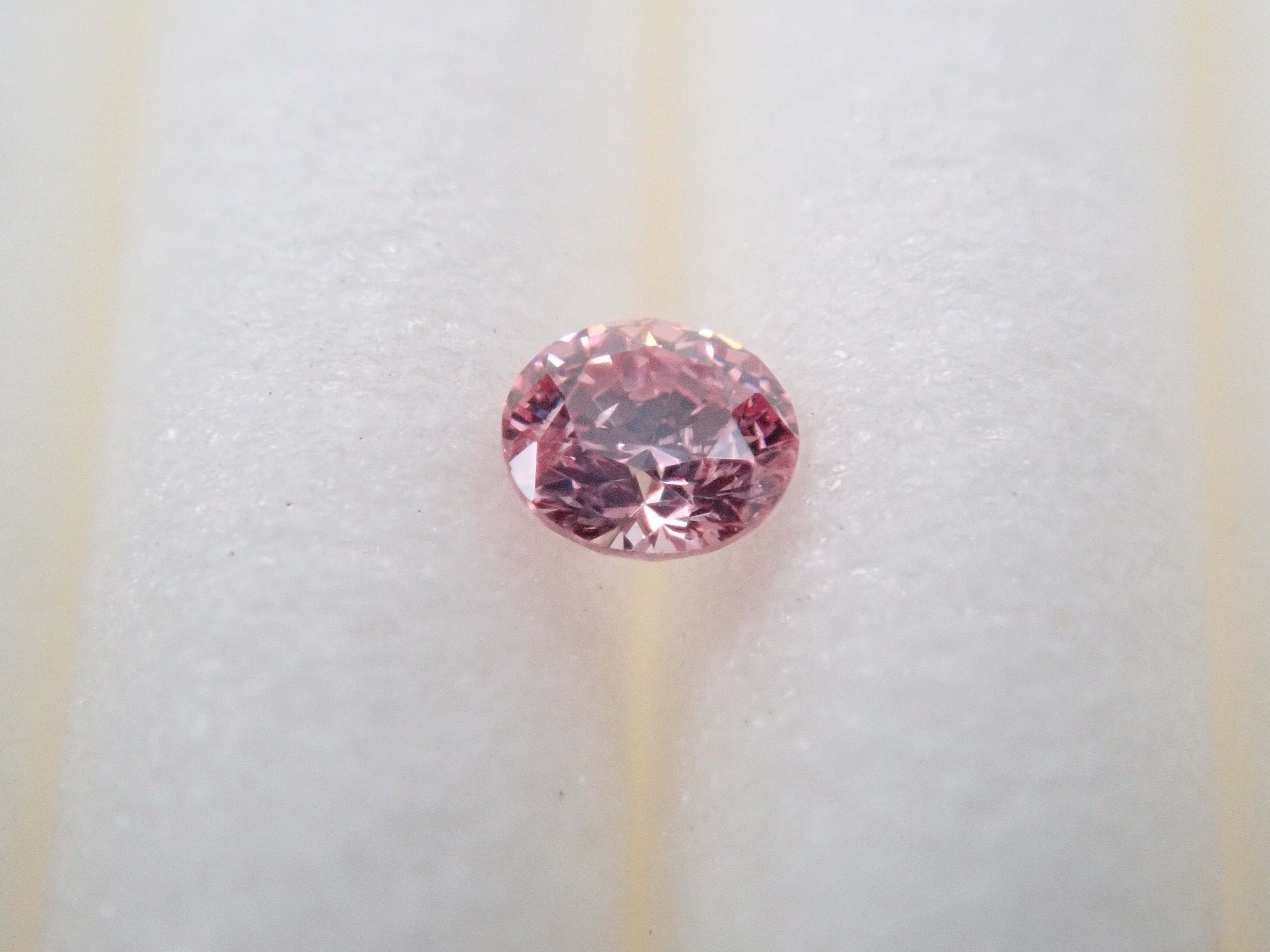 ファンシーパープリッシュピンクダイヤモンド 2mm/0.034ctルース(FANCY PURPLISH PINK, SI2)