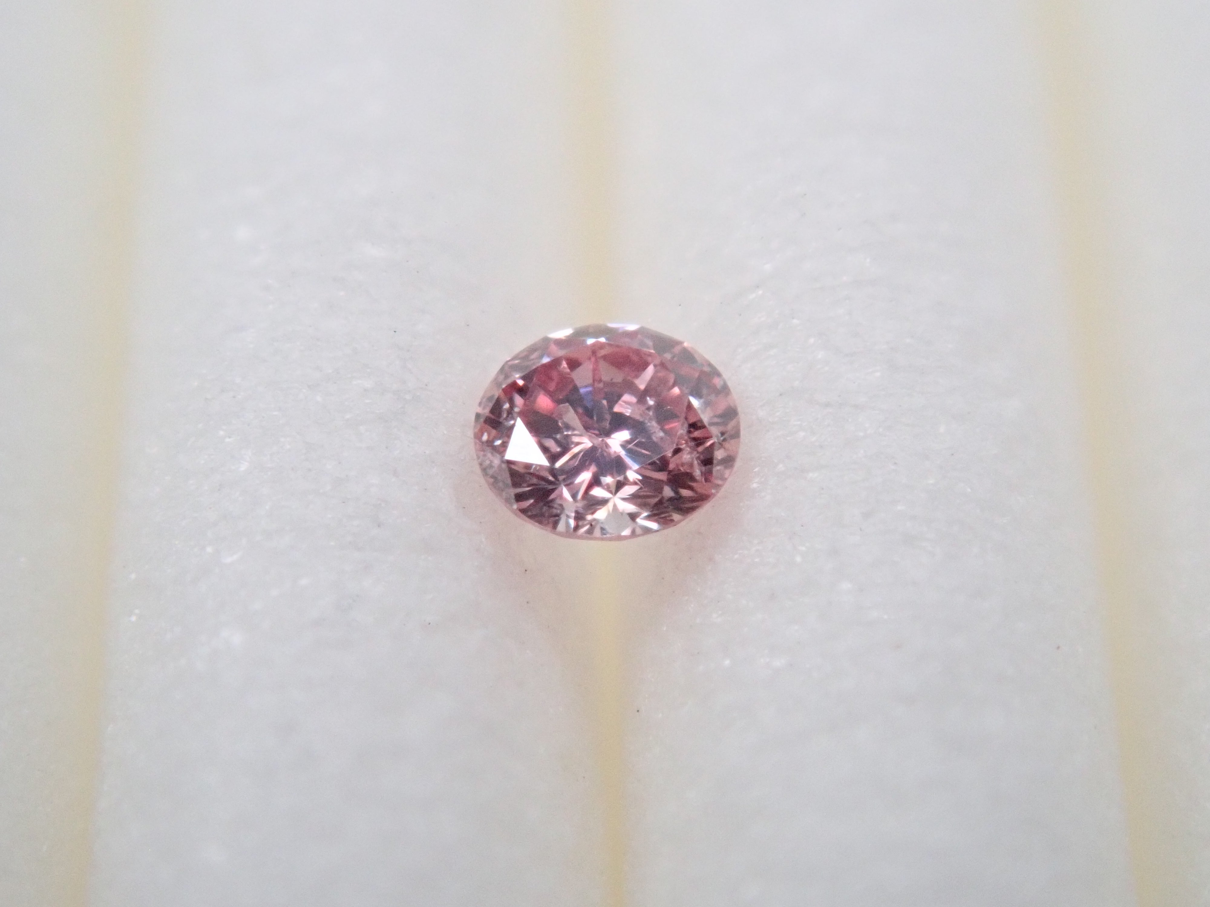 ファンシーパープリッシュピンクダイヤモンド 2.1mm/0.036ctルース(FANCY PURPLISH PINK, I1)