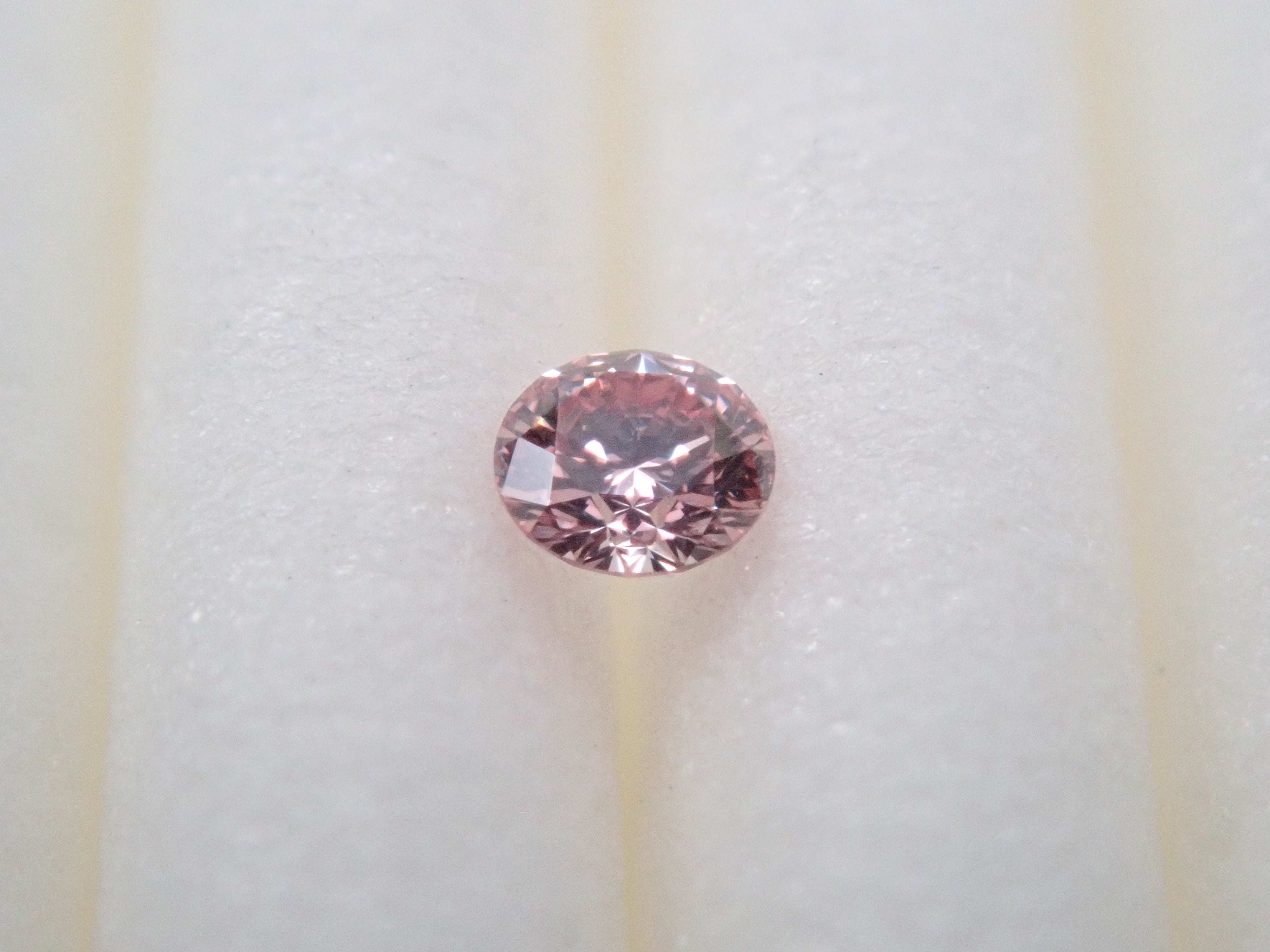 ファンシーライトパープリッシュピンクダイヤモンド 2.1mm/0.038ctルース(FANCY LIGHT PURPLISH PINK, VVS2)