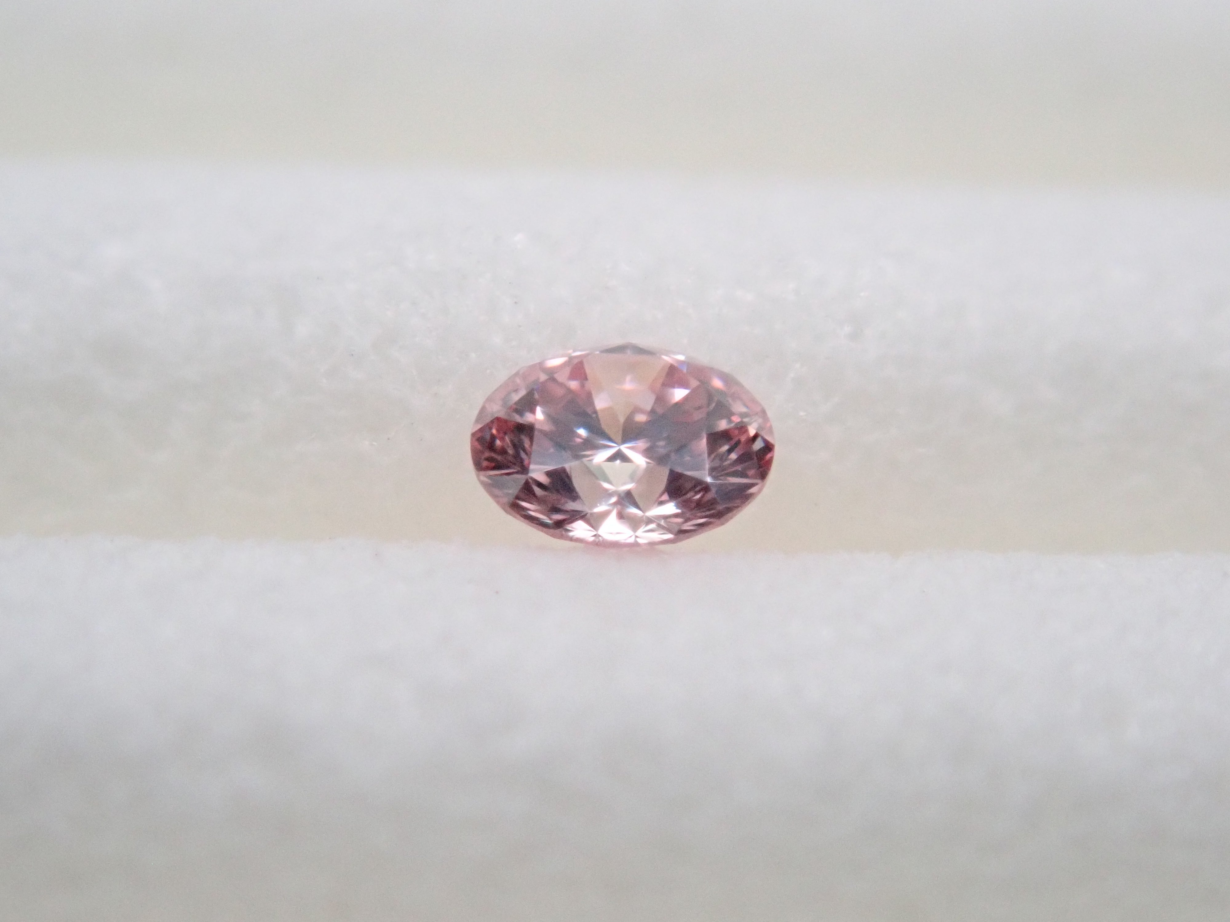 ファンシーライトパープリッシュピンクダイヤモンド 2.1mm/0.038ctルース(FANCY LIGHT PURPLISH PINK, VVS2)