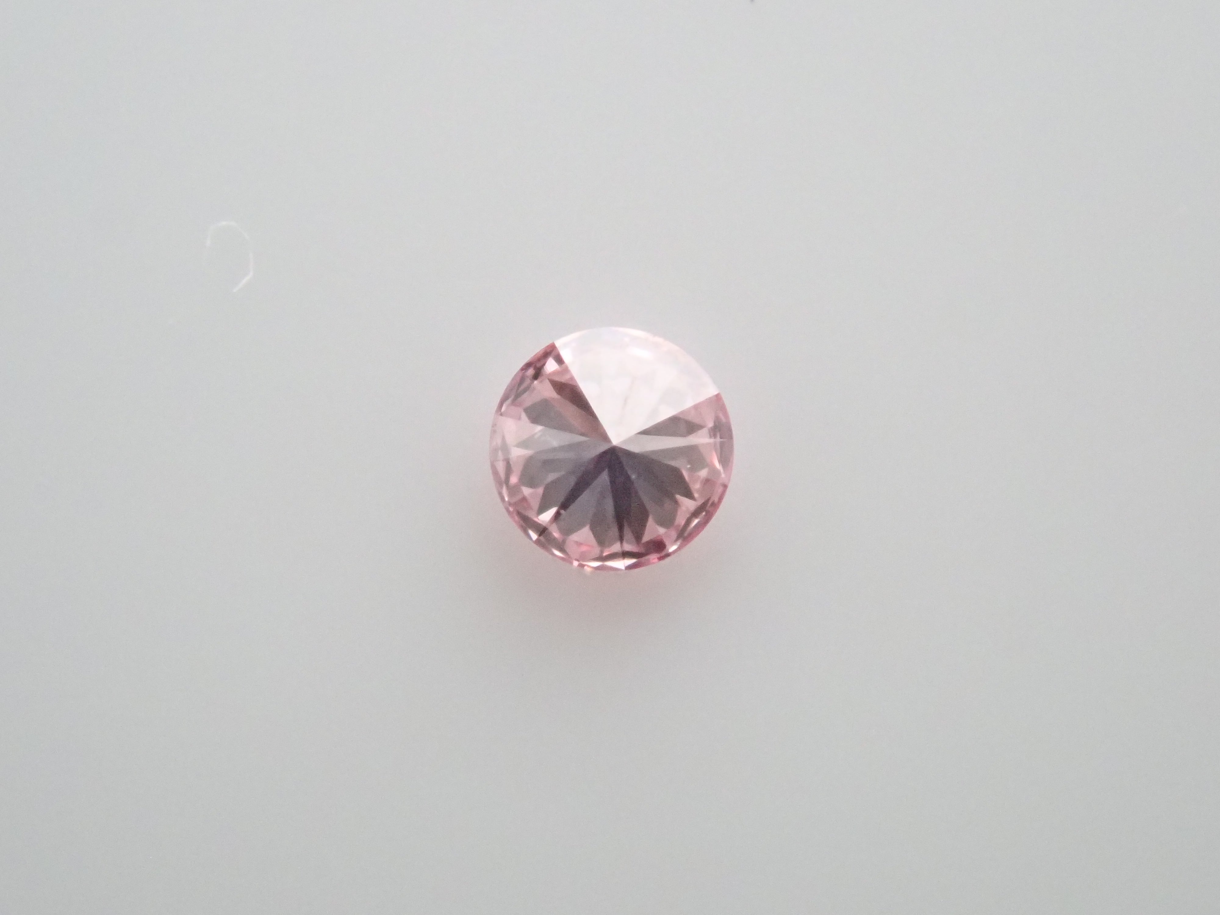 ファンシーライトパープリッシュピンクダイヤモンド 2.1mm/0.038ctルース(FANCY LIGHT PURPLISH PINK, VVS2)