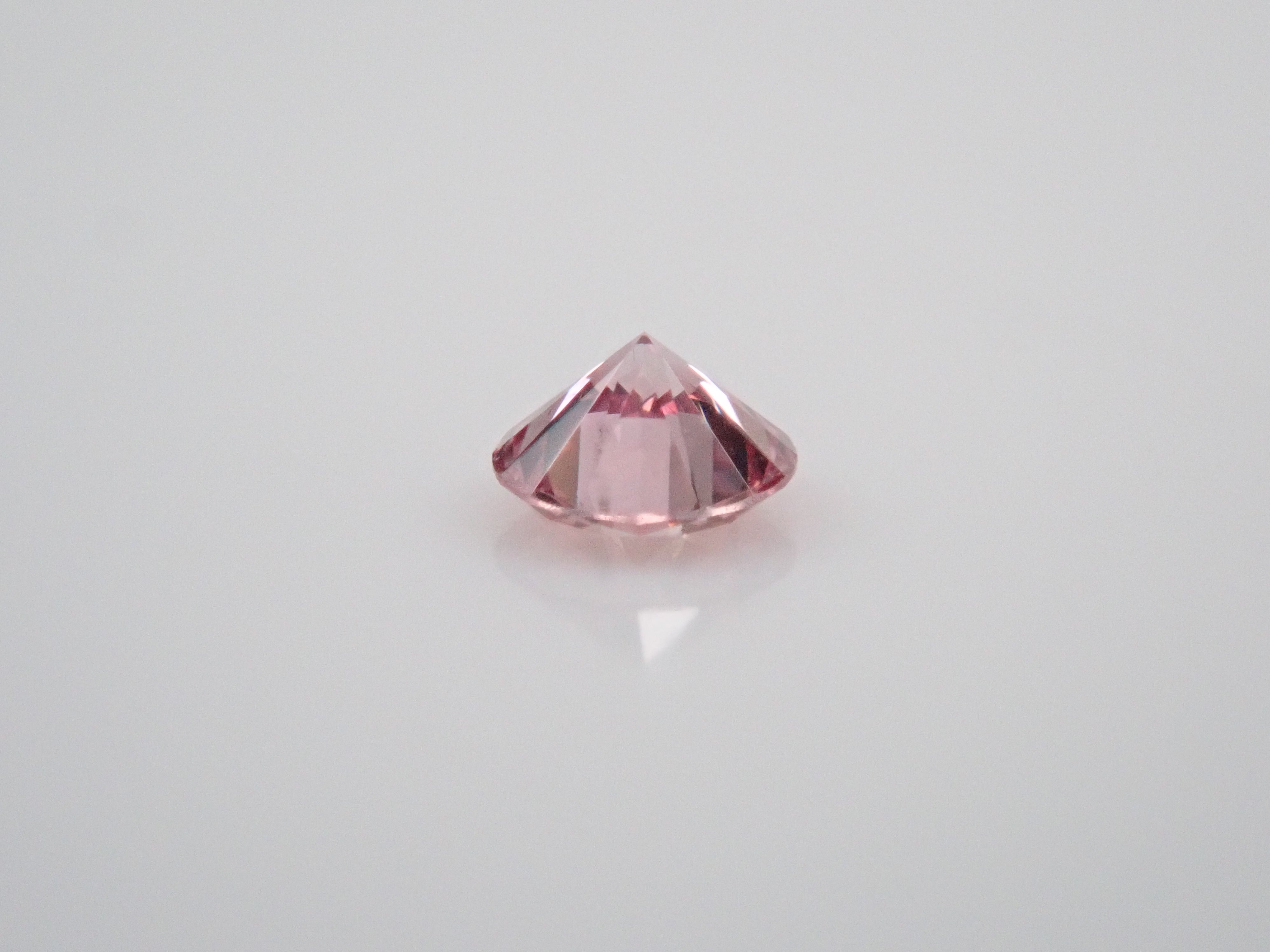 ファンシーライトパープリッシュピンクダイヤモンド 2.1mm/0.038ctルース(FANCY LIGHT PURPLISH PINK, VVS2)