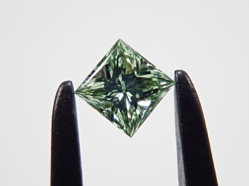 ミントグリーンダイヤモンド（トリートメント） 0.158ctルース（VSクラス相当,プリンセスカット）