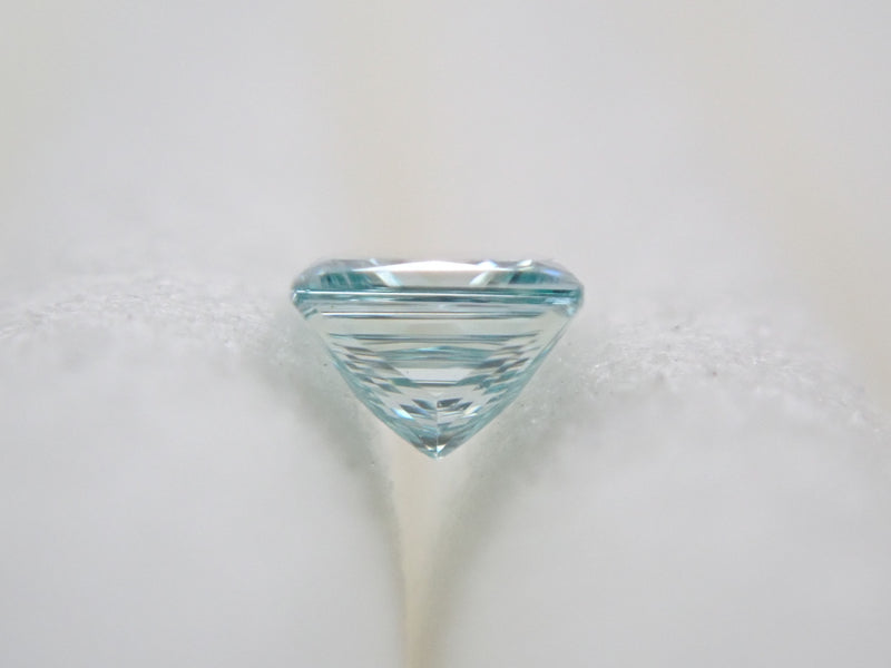 アイスブルーダイヤモンド 0.066ctルース（VSクラス相当,プリンセスカット）