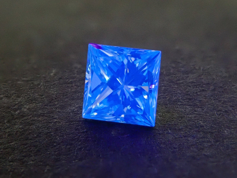 ミントグリーンダイヤモンド（トリートメント） 0.167ctルース（VSクラス相当,プリンセスカット）