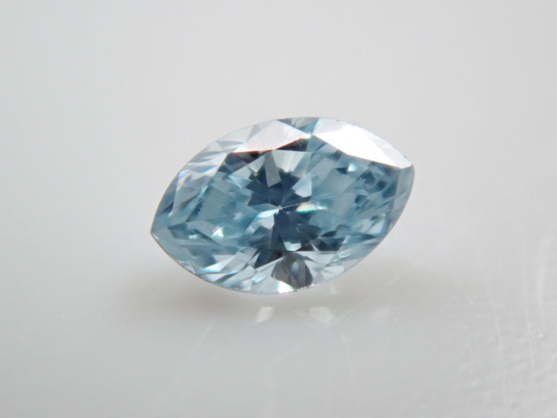 アイスブルーダイヤモンド 0.040ctルース（VSクラス相当,マーキースカット）
