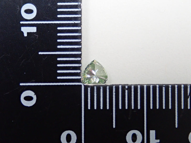 ミントグリーンダイヤモンド（トリートメント） 0.251ctルース（VSクラス相当,ハートシェイプ）v