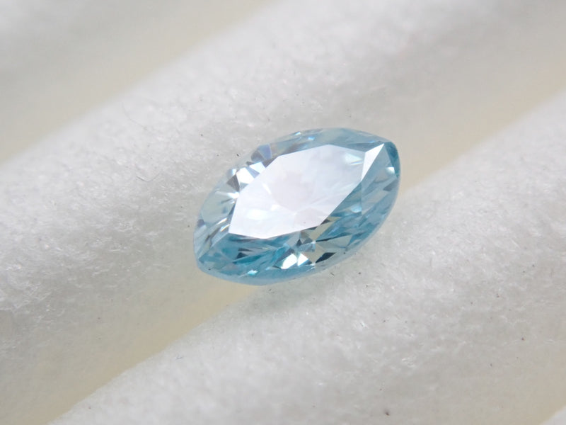 アイスブルーダイヤモンド 0.097ctルース（VSクラス相当,マーキースカット）