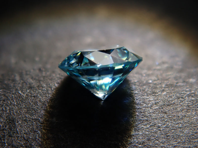 天然石　ダイアモンド　ブルー　3.57ct ノーカットノーカット