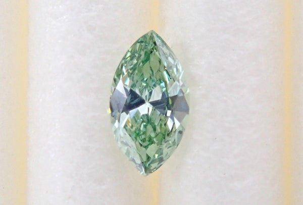 ミントグリーンダイヤモンド（トリートメント） 0.085ctルース（VSクラス相当,マーキースカット）