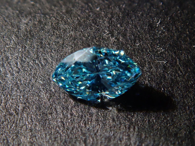 アイスブルーダイヤモンド 0.108ctルース（VSクラス相当,マーキースカット）
