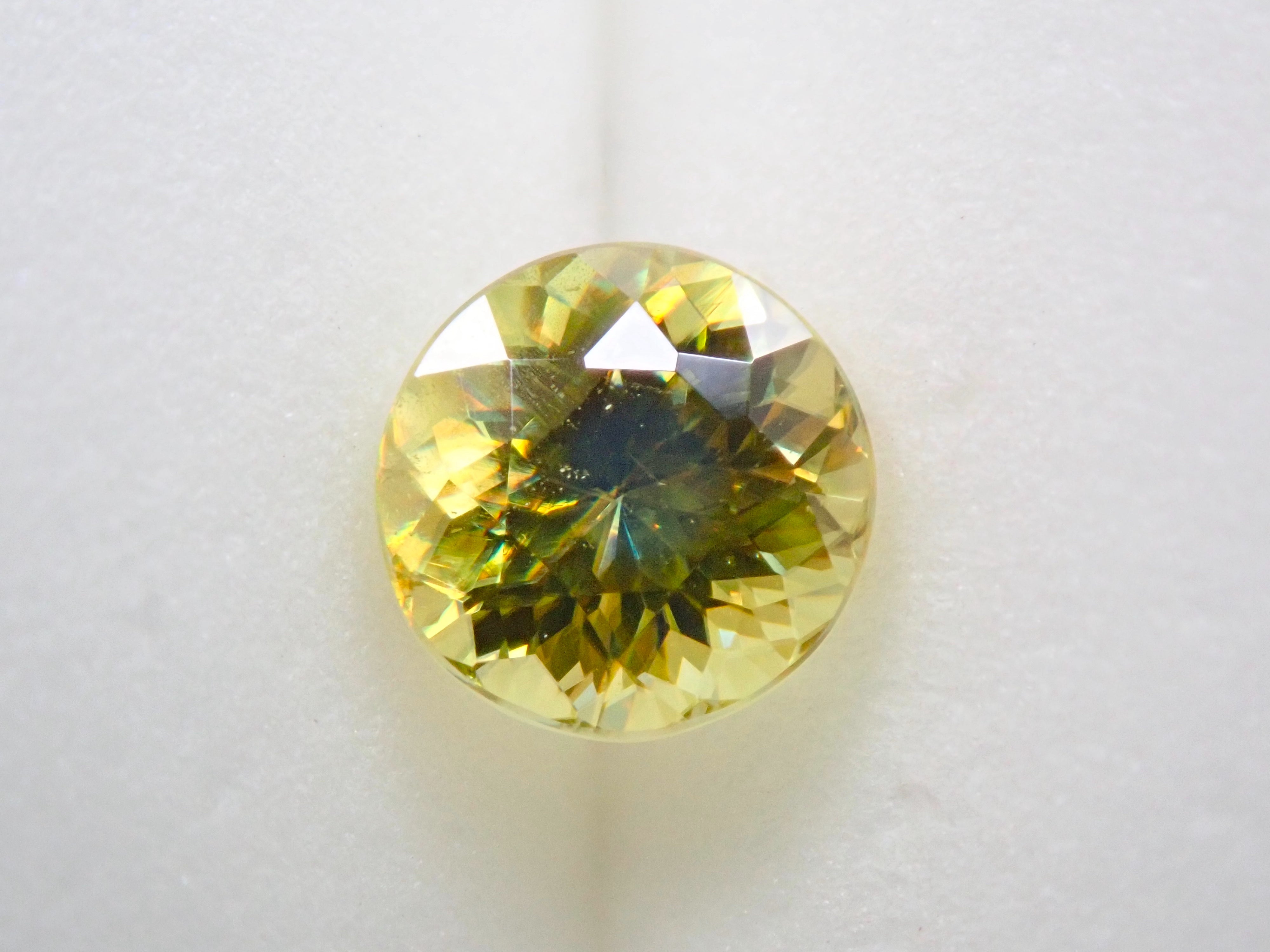 Sphene 5.5mm/0.840ct loose