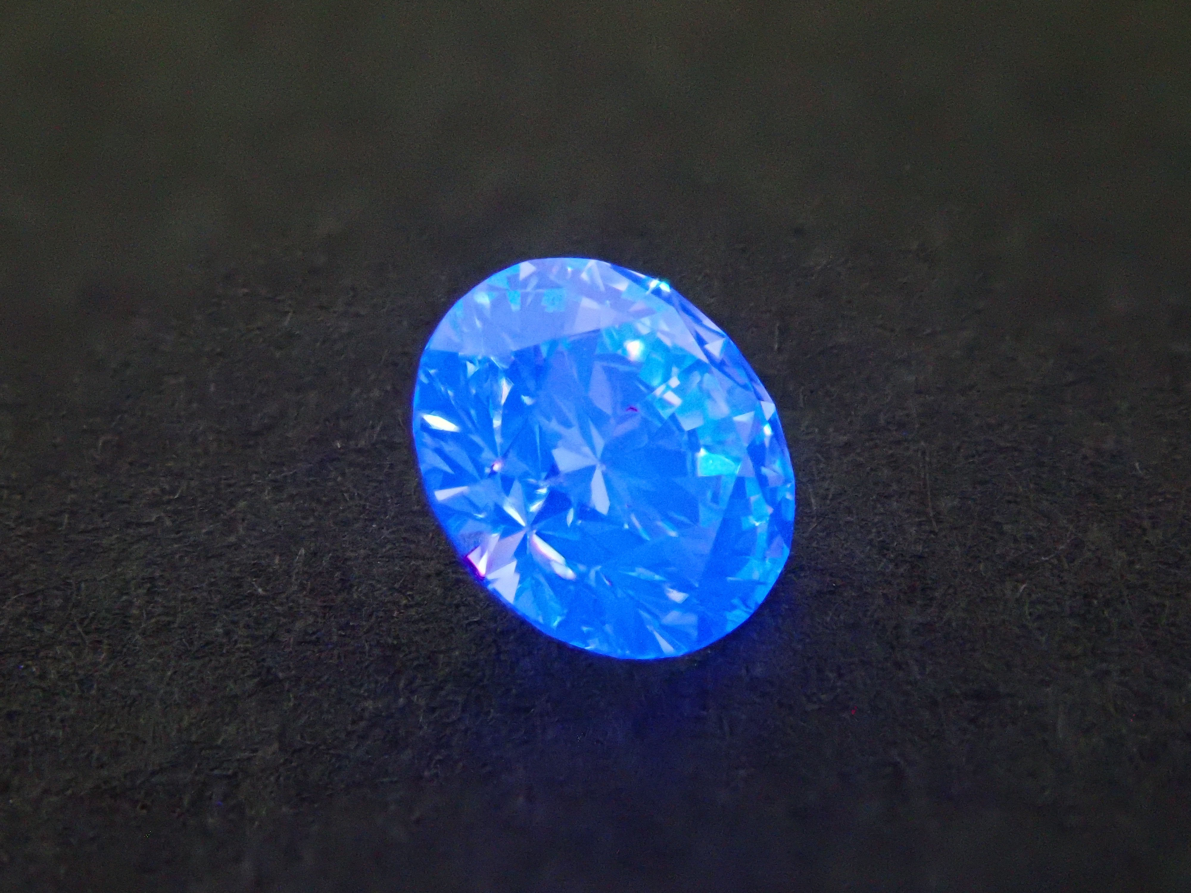 Ice blue diamond 4.2mm/0.277ct loose (FANCY LIGHT GREENISH BLUE, SI-1)