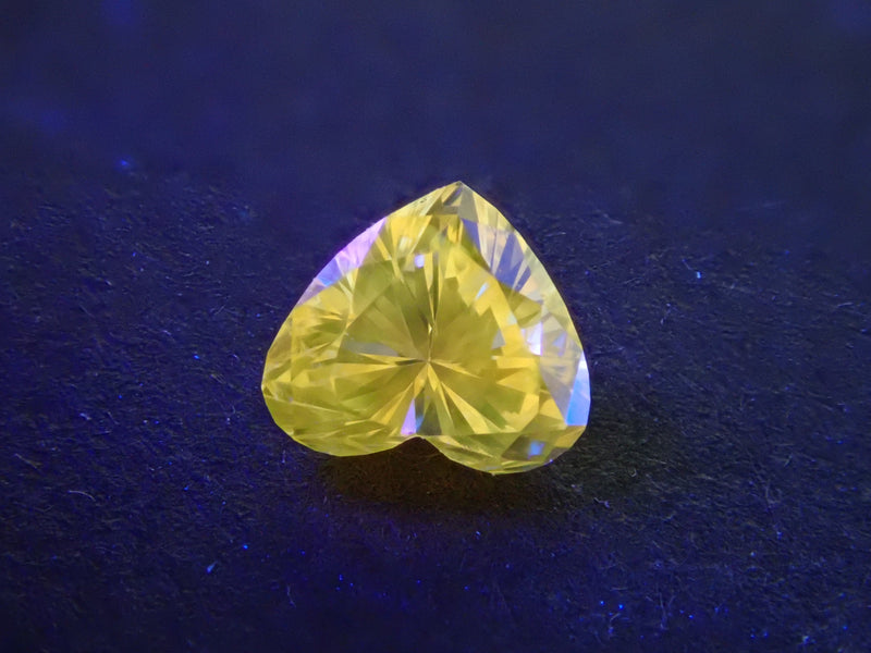 ファンシーイエローダイヤモンド 0.171ctルース(FANCY YELLOW, SI-2)