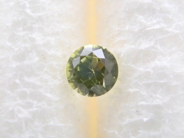 寄生橄欖石（寄生橄欖石）1.8 mm/0.027 克拉裸石