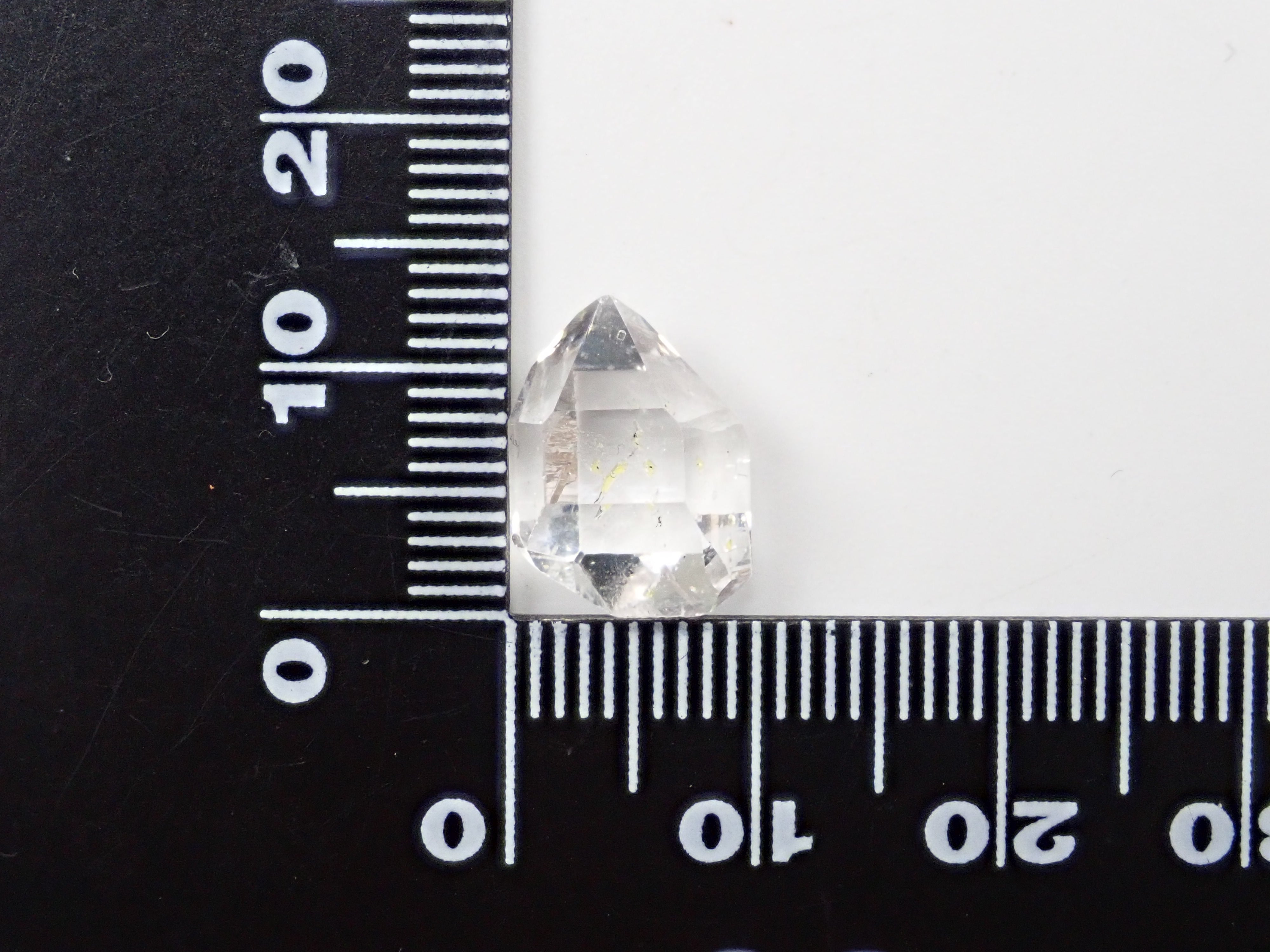 オイルインクォーツ 5.210ctルース（気泡が動くタイプ）