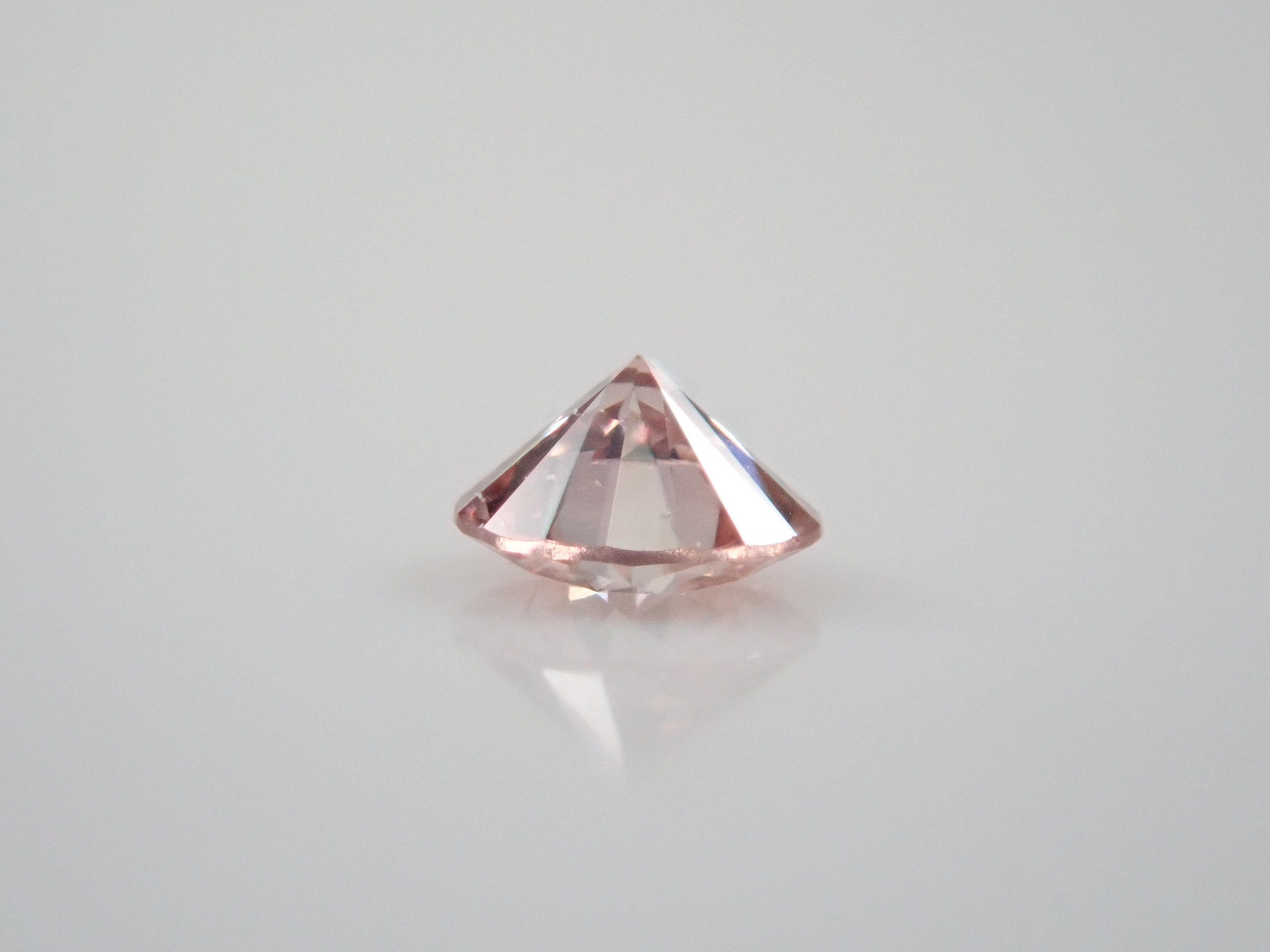 ファンシーライトオレンジピンクダイヤモンド 2.0mm/0.032ctルース(FANCY LIGHT ORANGY PINK, SI-1)