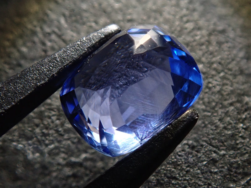 天然石【新品・ソ付】非加熱サファイア スリランカ産 ルース  0.838ct オーバル