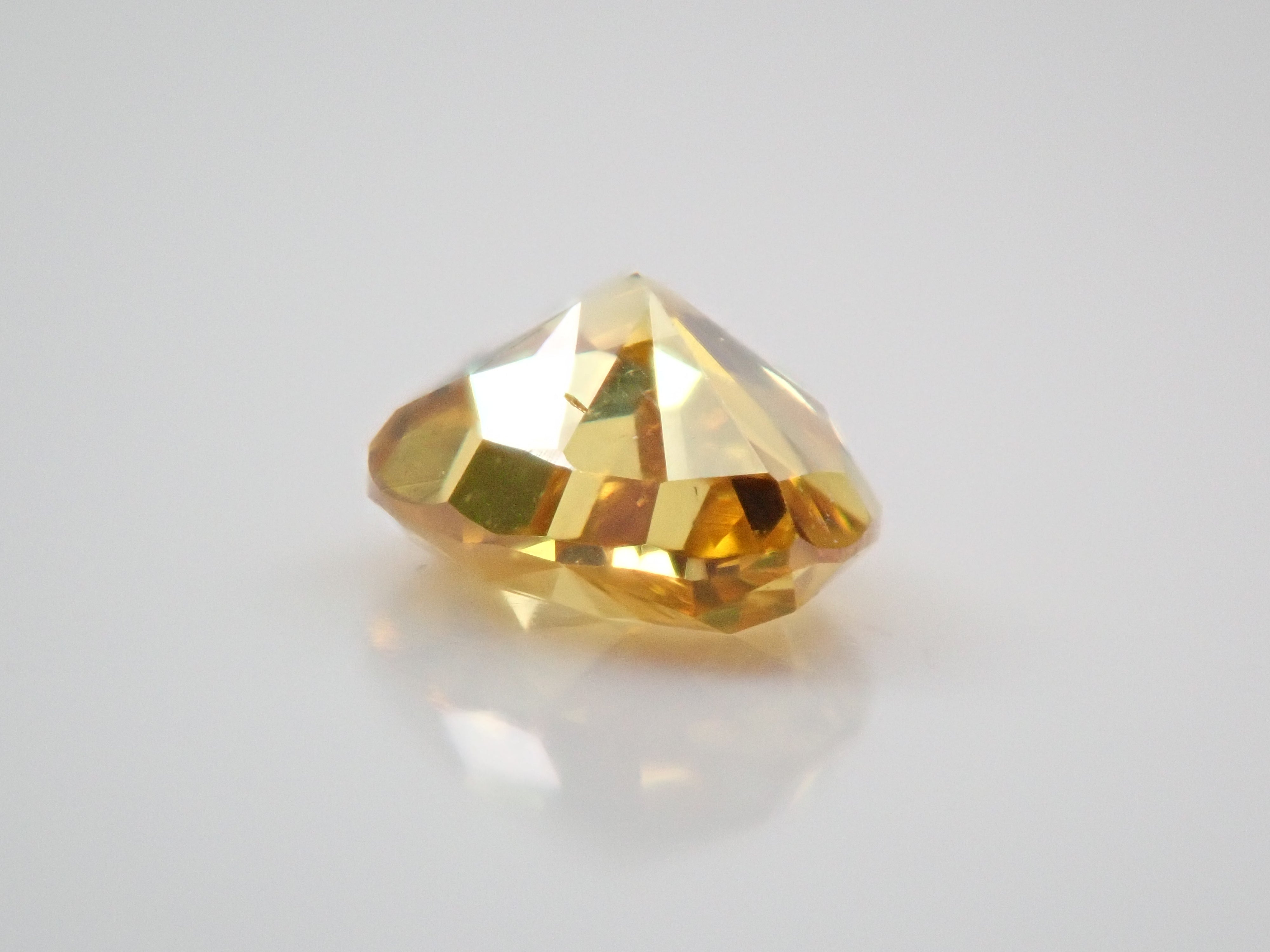 【32501256掲載】イエローダイヤモンド 0.167ctルース(FANCY VIVID ORANGY YELLOW, VS-2)