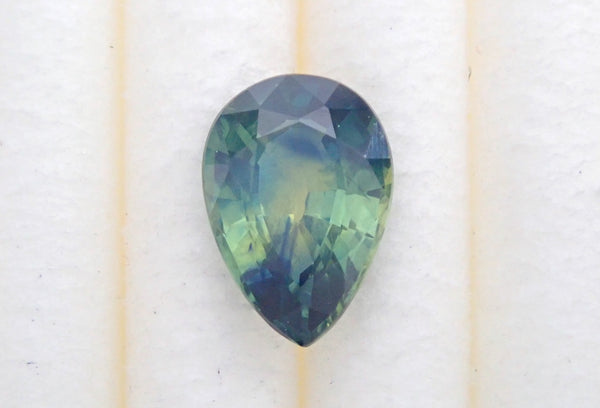 Bicolor sapphire 0.653ct loose
