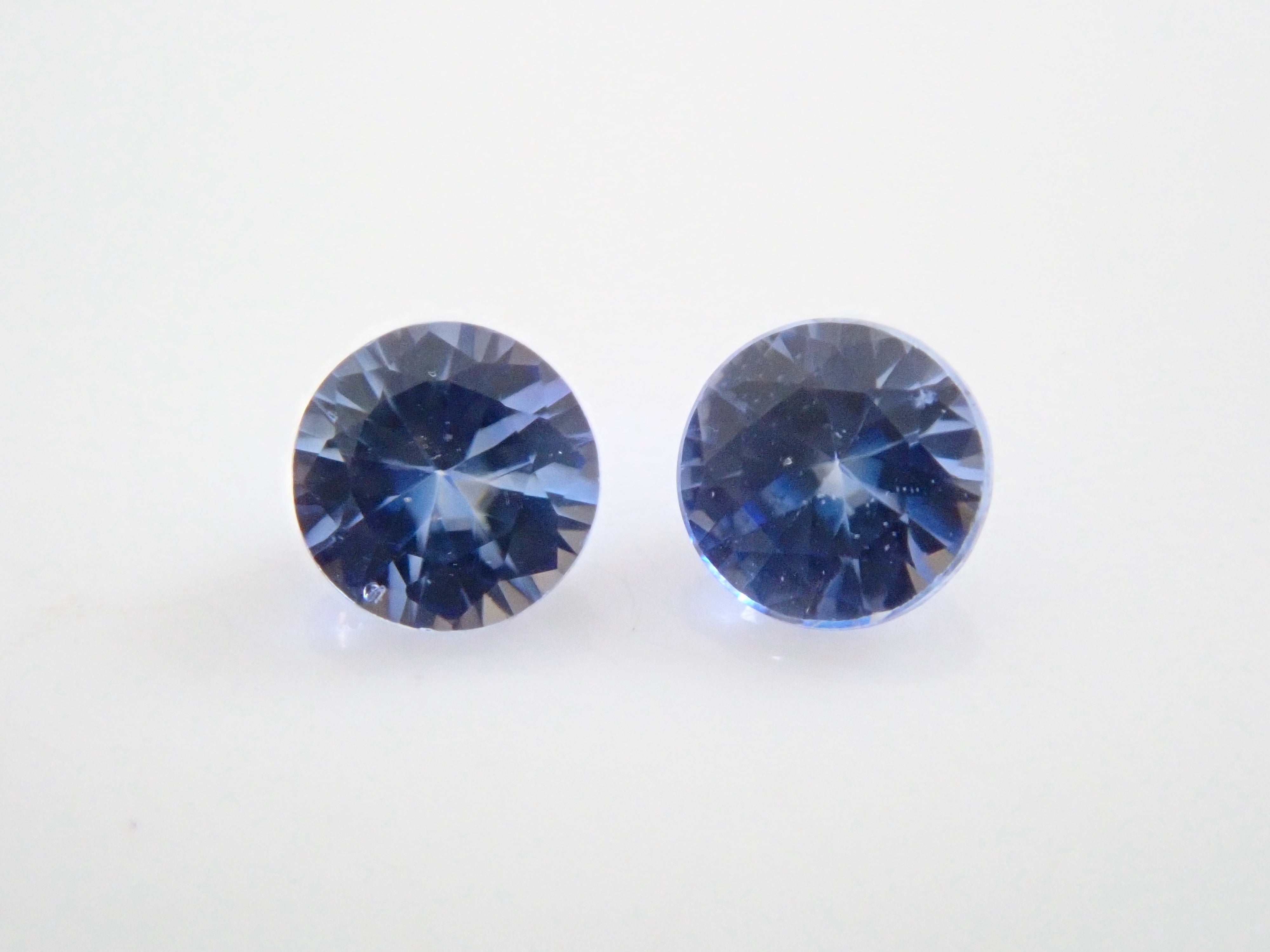 Benitoite 2 stone set 2.2mm/0.109ct loose