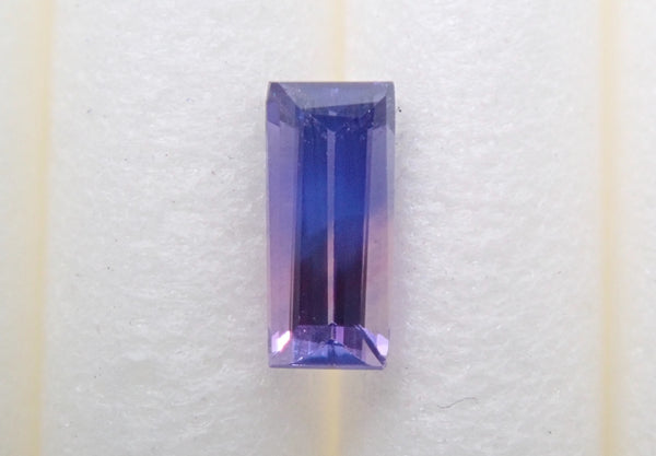 Bicolor sapphire 0.159ct loose