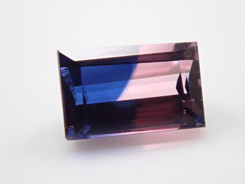 Bicolor sapphire 0.380ct loose